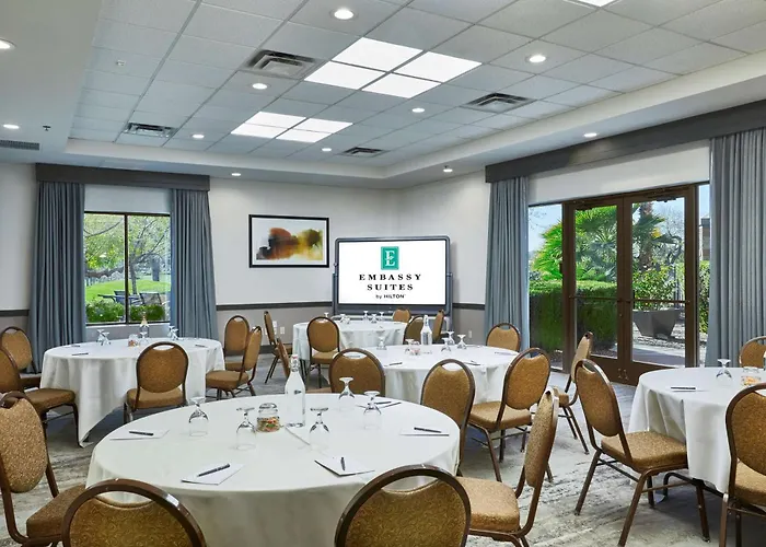 Hotel Embassy By Hilton Scottsdale 3*