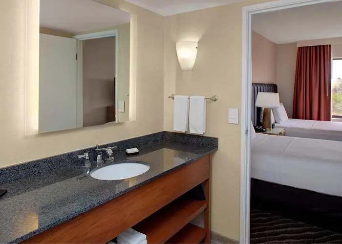 Hotel Embassy By Hilton Scottsdale 3*