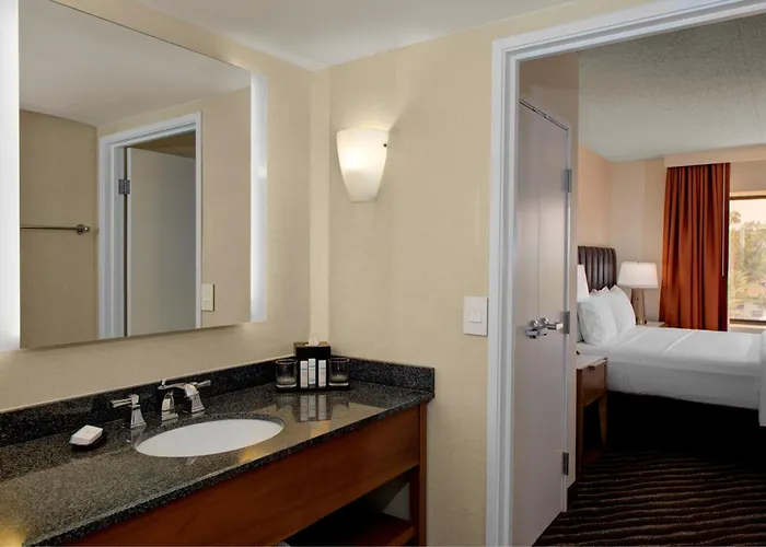 Hotel Embassy By Hilton Scottsdale Phoenix
