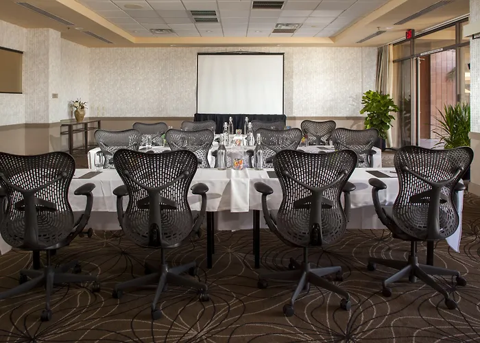 Embassy By Hilton Scottsdale
