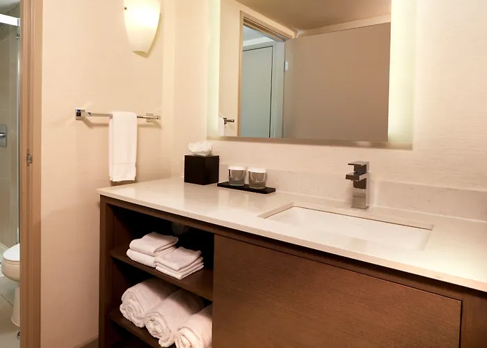 Hotel Embassy By Hilton Scottsdale
