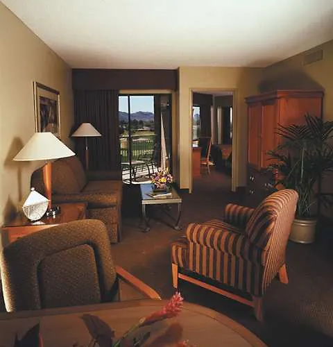 Embassy By Hilton Scottsdale 3*